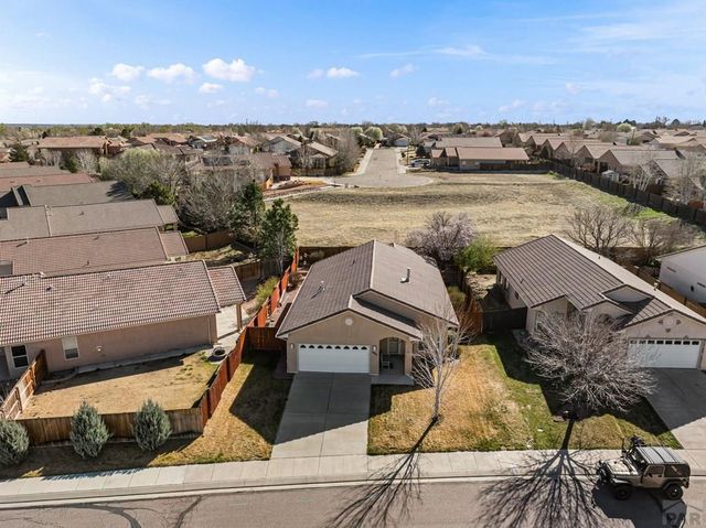 1006 Olivecrest Dr, Pueblo, CO 81005