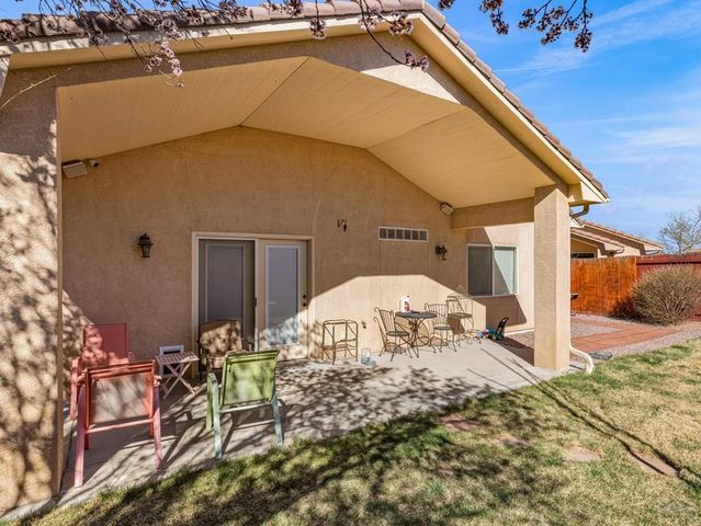 1006 Olivecrest Dr, Pueblo, CO 81005