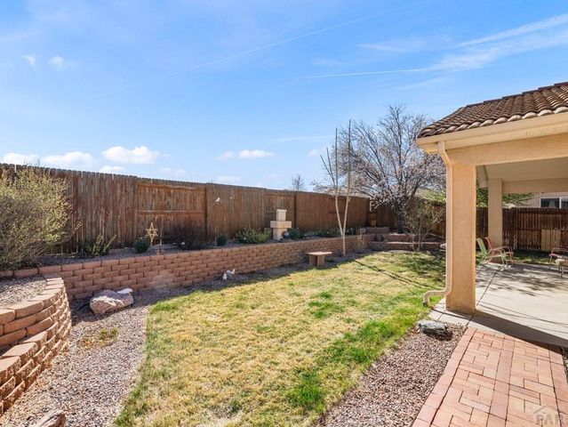 1006 Olivecrest Dr, Pueblo, CO 81005