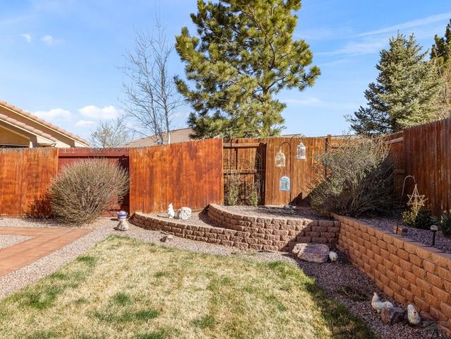 1006 Olivecrest Dr, Pueblo, CO 81005