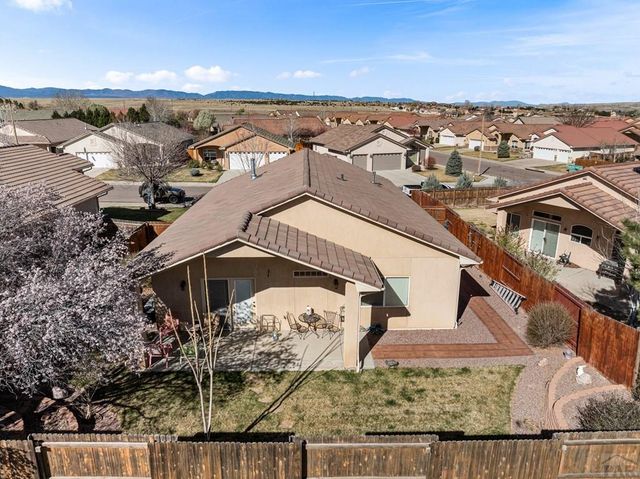 1006 Olivecrest Dr, Pueblo, CO 81005