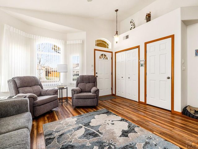 1006 Olivecrest Dr, Pueblo, CO 81005