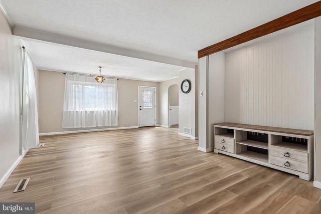 586 DOLORO DR, Morrisville, PA 19067