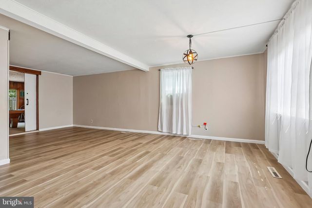 586 DOLORO DR, Morrisville, PA 19067