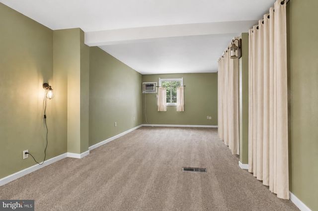 586 DOLORO DR, Morrisville, PA 19067