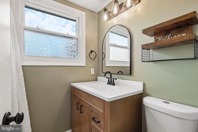 586 DOLORO DR, Morrisville, PA 19067