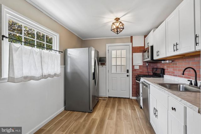 586 DOLORO DR, Morrisville, PA 19067