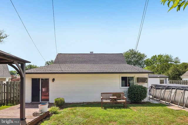 586 DOLORO DR, Morrisville, PA 19067