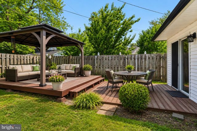 586 DOLORO DR, Morrisville, PA 19067
