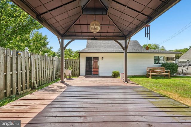 586 DOLORO DR, Morrisville, PA 19067