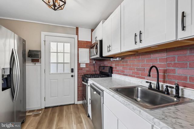 586 DOLORO DR, Morrisville, PA 19067