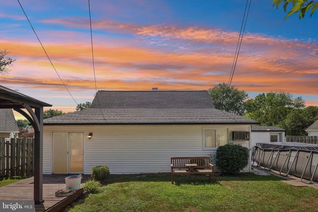 586 DOLORO DR, Morrisville, PA 19067