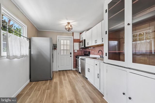 586 DOLORO DR, Morrisville, PA 19067