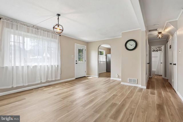 586 DOLORO DR, Morrisville, PA 19067