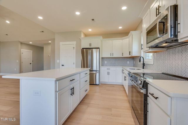 306 Ty'S Place, Kingsport, TN 37663