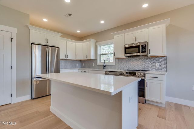 306 Ty'S Place, Kingsport, TN 37663