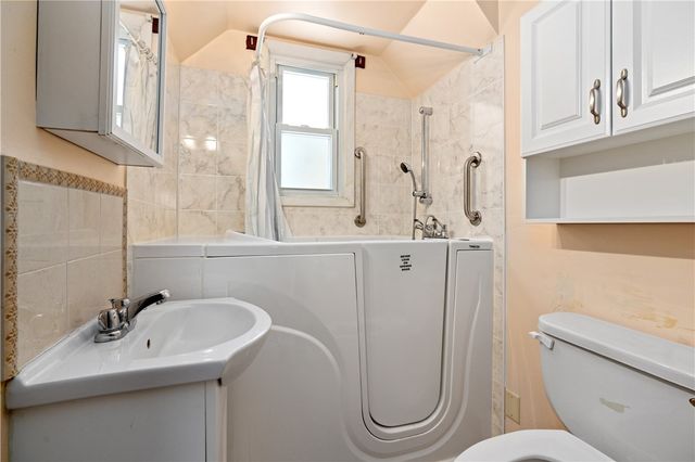 510 Foundry St, Shaler, PA 15215