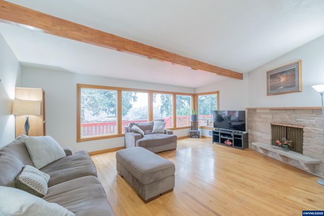 292 Stoneway Dr NW, Salem, OR 97304