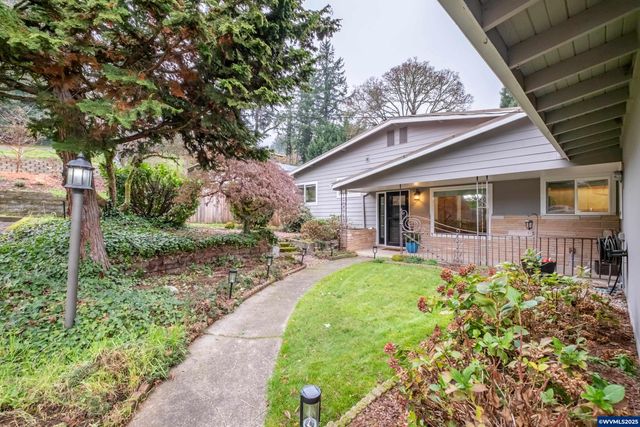 292 Stoneway Dr NW, Salem, OR 97304