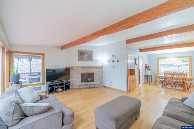 292 Stoneway Dr NW, Salem, OR 97304