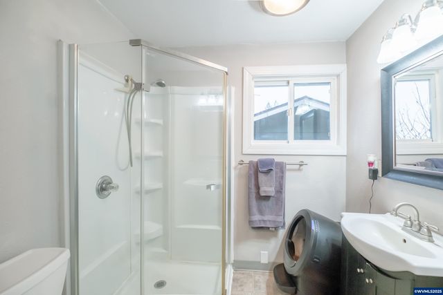 292 Stoneway Dr NW, Salem, OR 97304