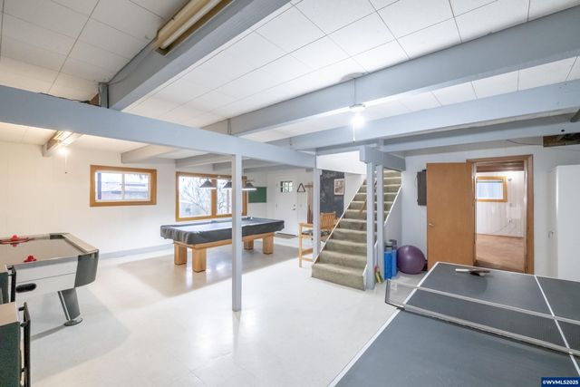 292 Stoneway Dr NW, Salem, OR 97304