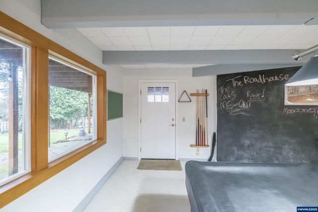 292 Stoneway Dr NW, Salem, OR 97304