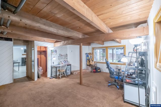 292 Stoneway Dr NW, Salem, OR 97304