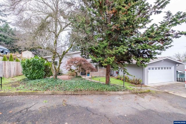 292 Stoneway Dr NW, Salem, OR 97304