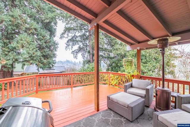 292 Stoneway Dr NW, Salem, OR 97304