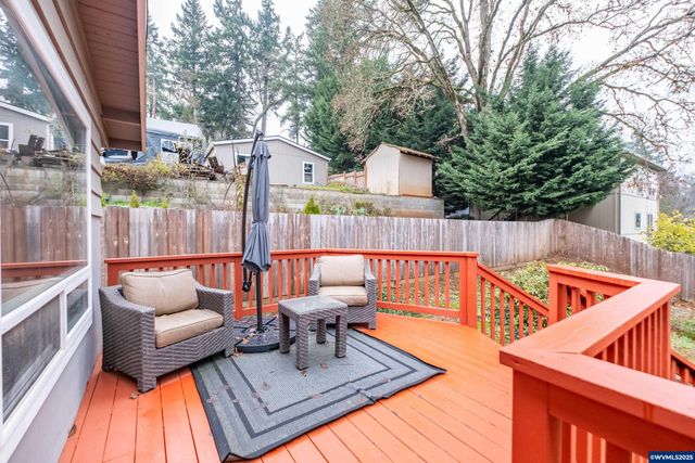 292 Stoneway Dr NW, Salem, OR 97304