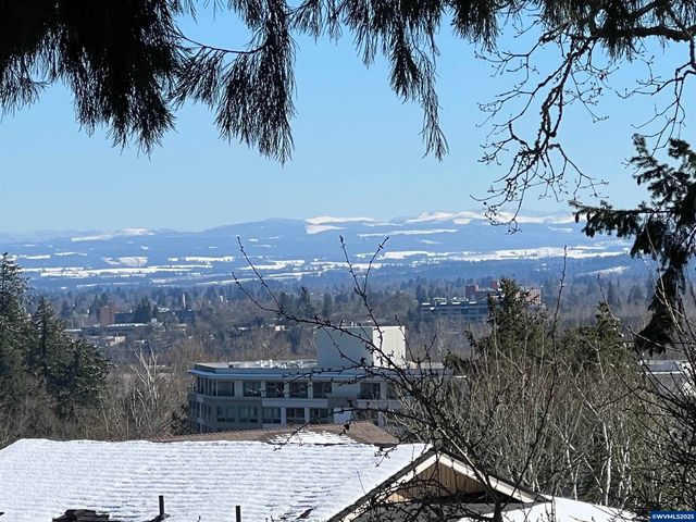 292 Stoneway Dr NW, Salem, OR 97304