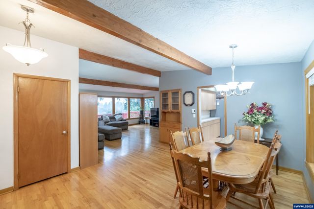 292 Stoneway Dr NW, Salem, OR 97304