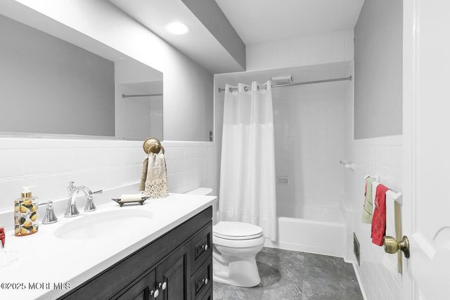 16 Mulberry Lane, Colts Neck, NJ 07722