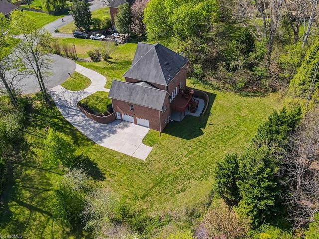 3508 Waterway Drive, Pfafftown, NC 27040