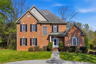3508 Waterway Drive, Pfafftown, NC 27040