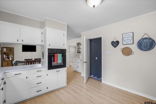 200 W Kansas, Van, TX 75790