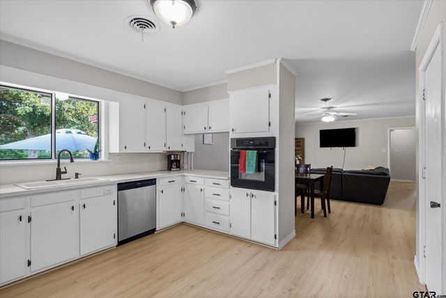 200 W Kansas, Van, TX 75790