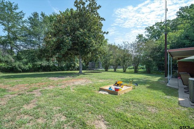 200 W Kansas, Van, TX 75790