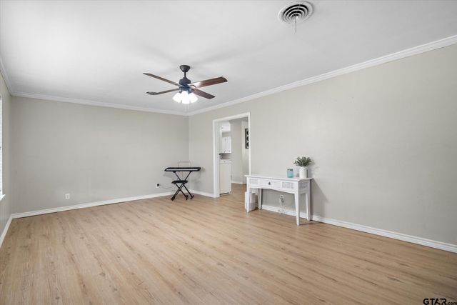 200 W Kansas, Van, TX 75790