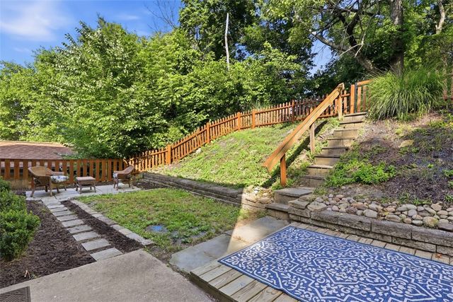 3856 Hilpert St, Brentwood, PA 15227