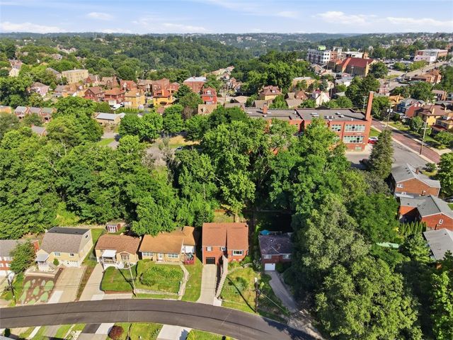 3856 Hilpert St, Brentwood, PA 15227