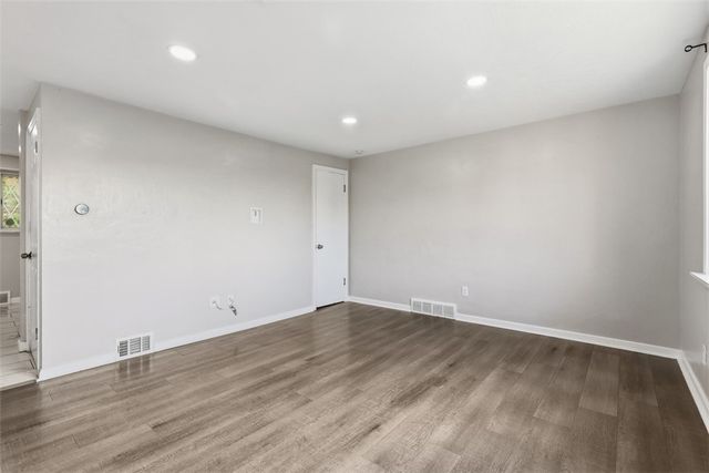 3856 Hilpert St, Brentwood, PA 15227
