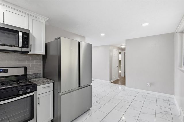3856 Hilpert St, Brentwood, PA 15227