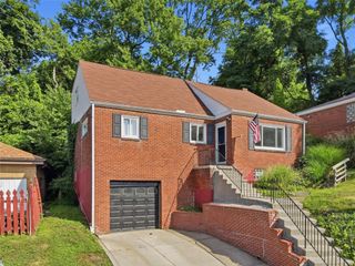 3856 Hilpert St, Brentwood, PA 15227