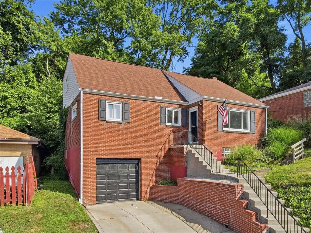 3856 Hilpert St, Brentwood, PA 15227