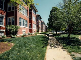 5879 Nina Place 1, St Louis, MO 63112