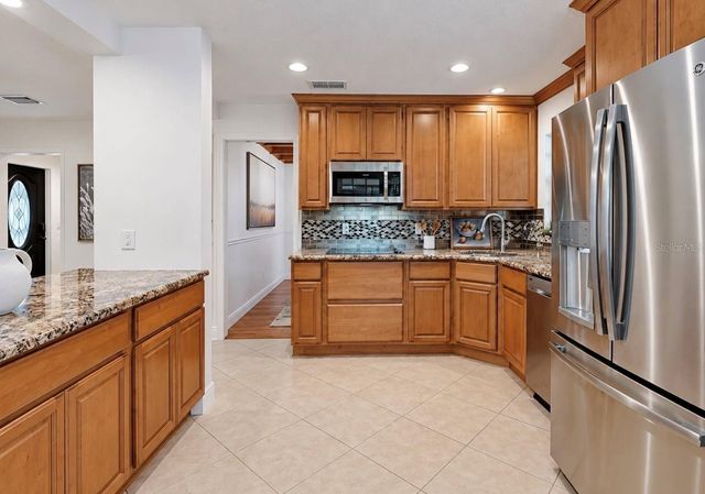 2818 SPRINGDELL CIRCLE, Valrico, FL 33596
