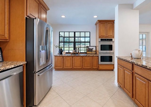 2818 SPRINGDELL CIRCLE, Valrico, FL 33596