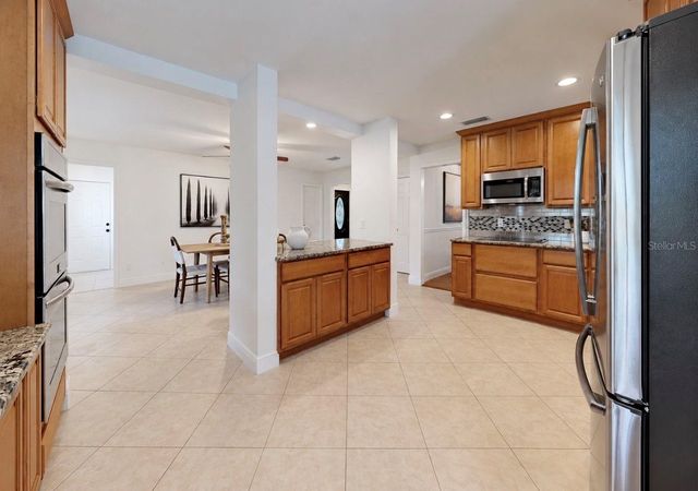 2818 SPRINGDELL CIRCLE, Valrico, FL 33596